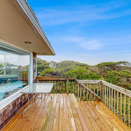 Chris'S Oceanfront Getaway Villa Rockaway Beach Exterior photo